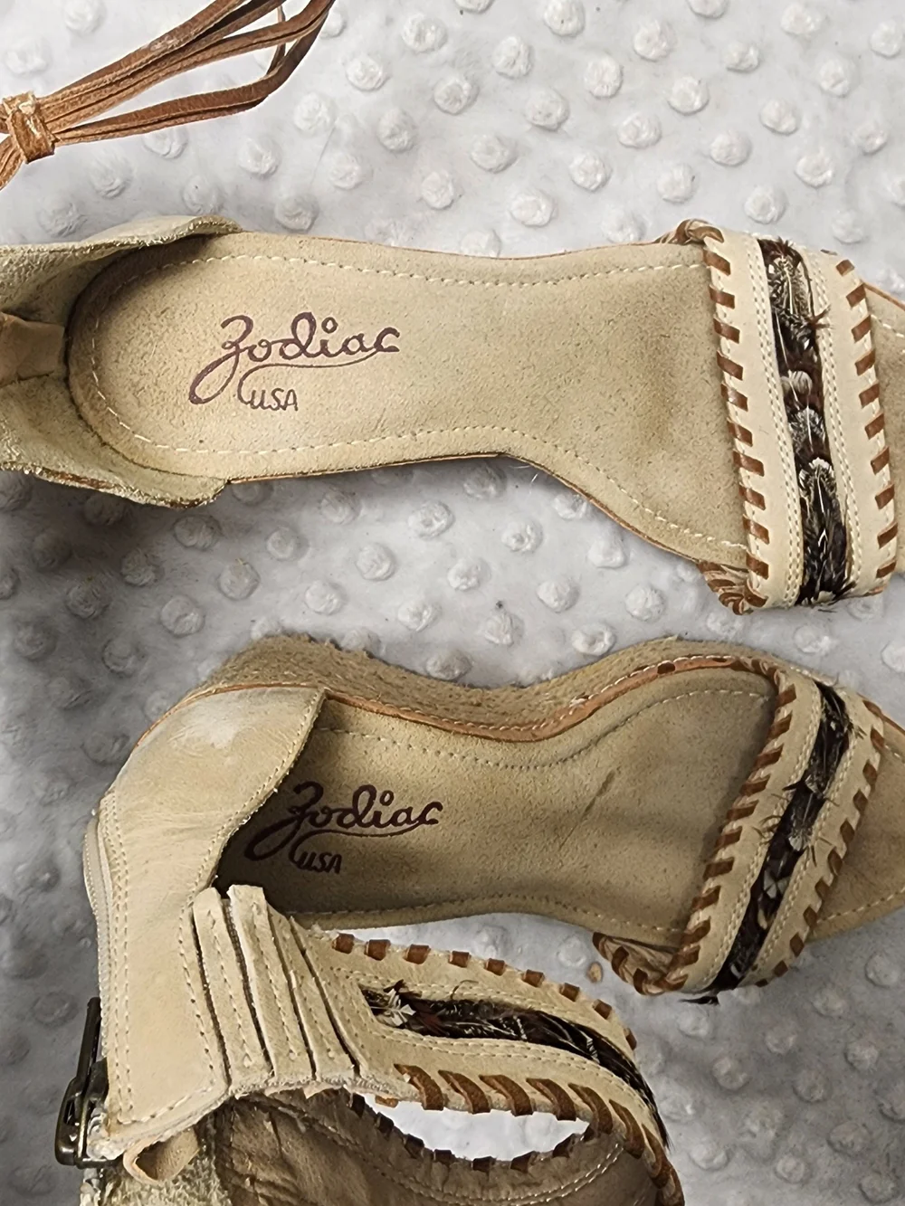 Zodiac USA Beige Leather Wedge Sandals Ankle Strap Buckle Tassel 7.5